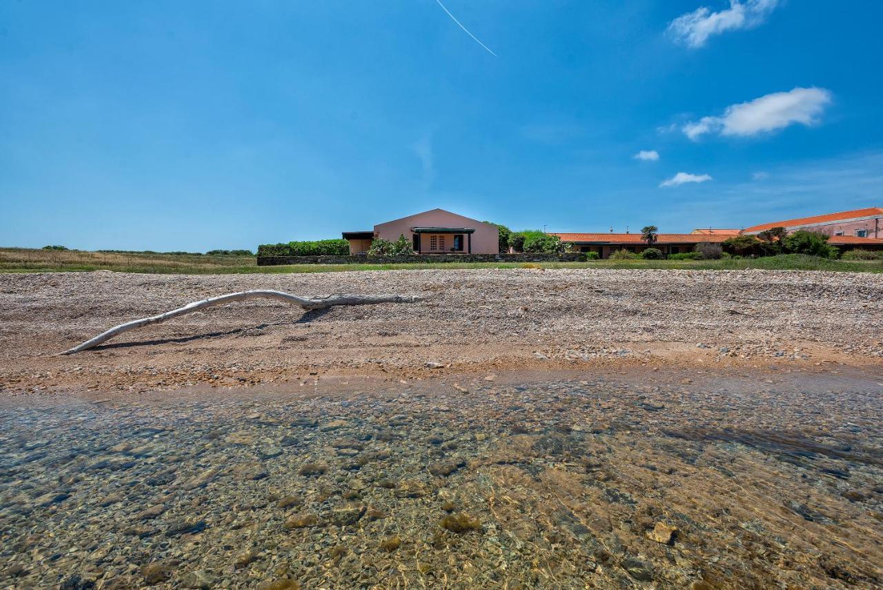 スティンティーノ Sardinia Re - Villino Majaヴィラ エクステリア 写真